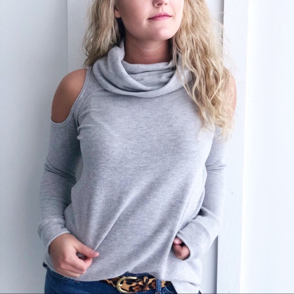 Cupcakes and Cashmere Top - Picture 1 of 3